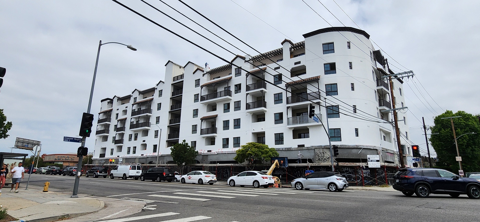 Curtain lifts for mixed-use project at 6055 W. Pico Blvd.