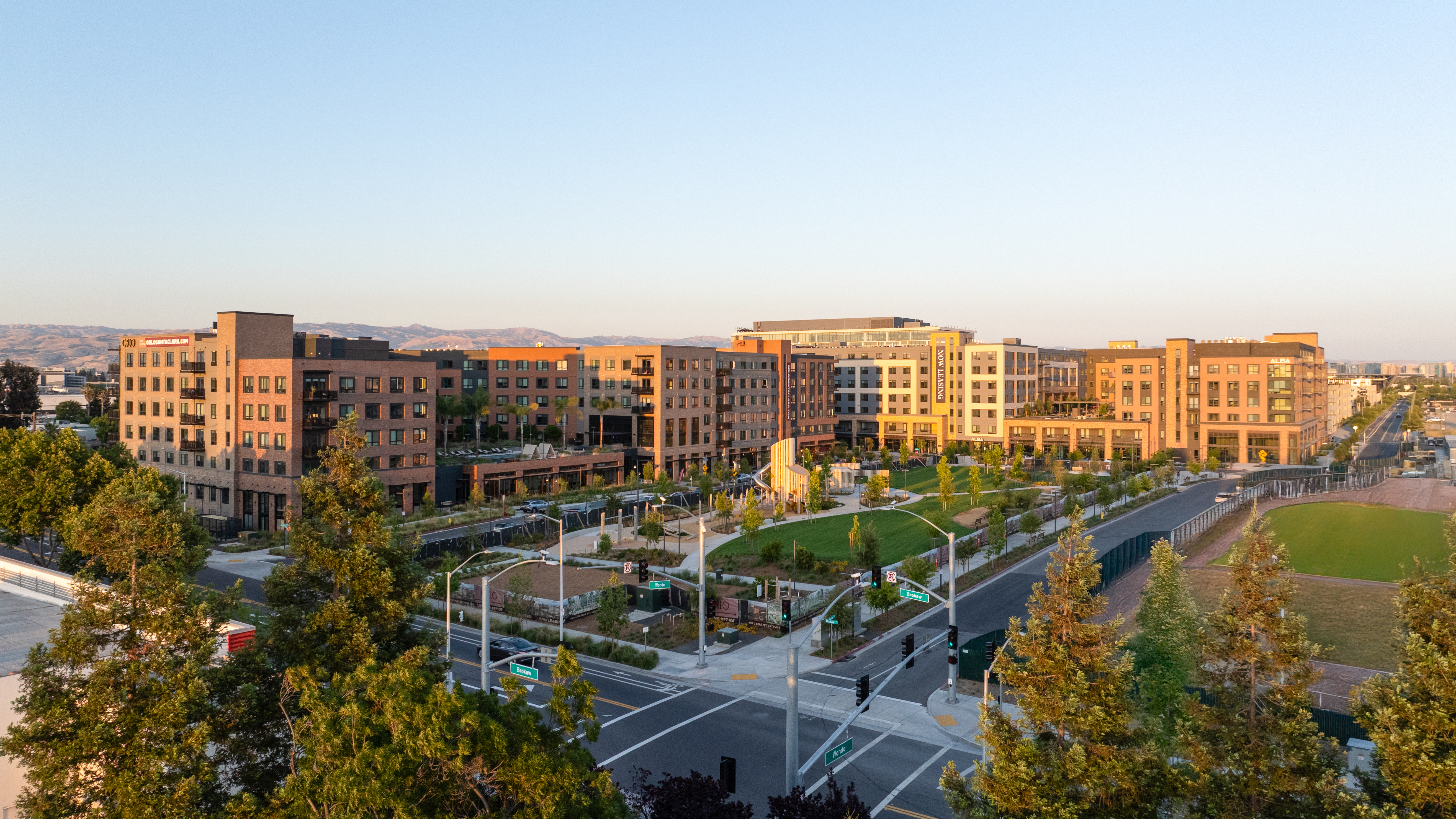 725 apartments completed near Santa Clara Caltrain station