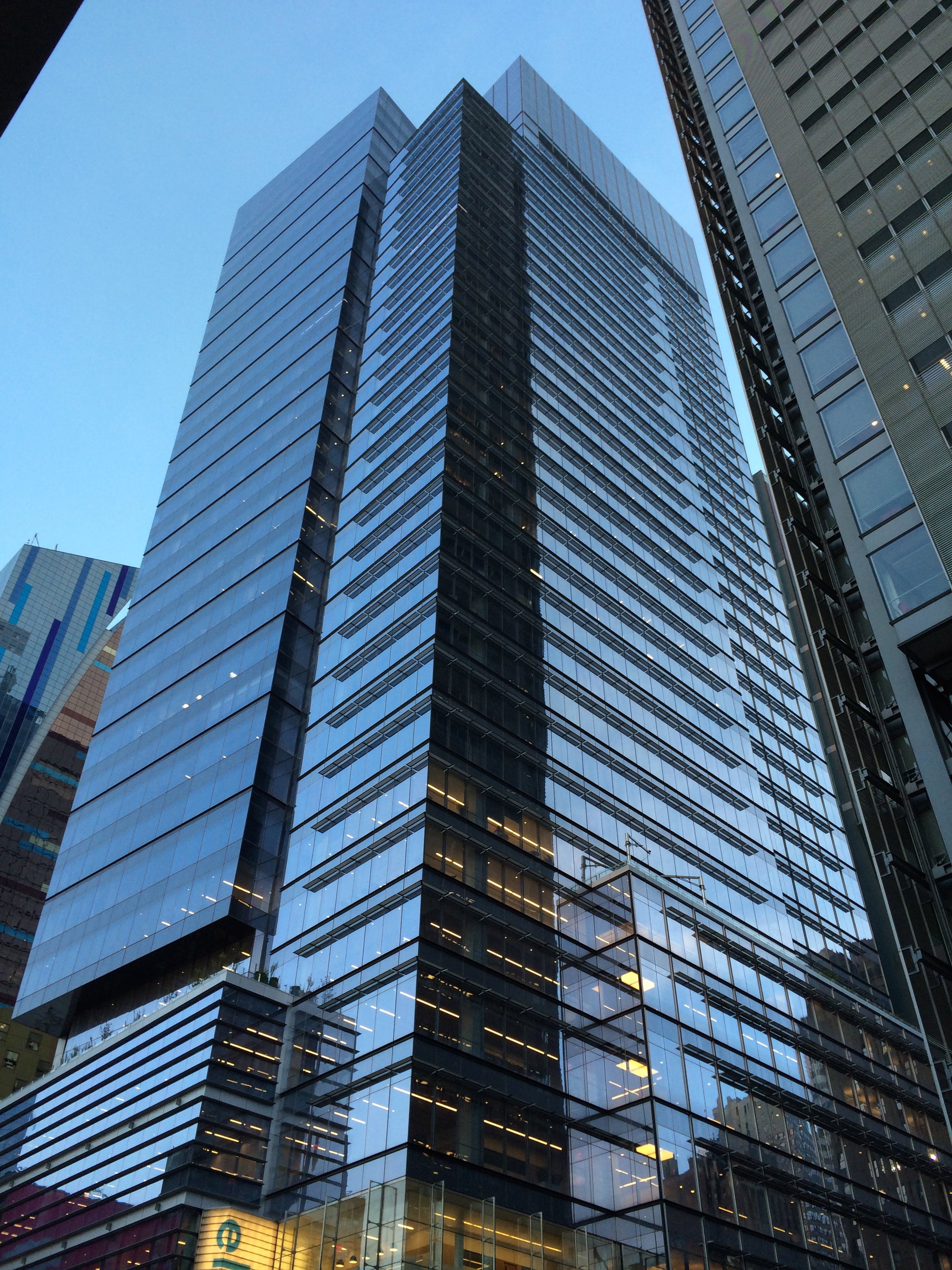 Manhattan Office Tower Gets $507M Refi