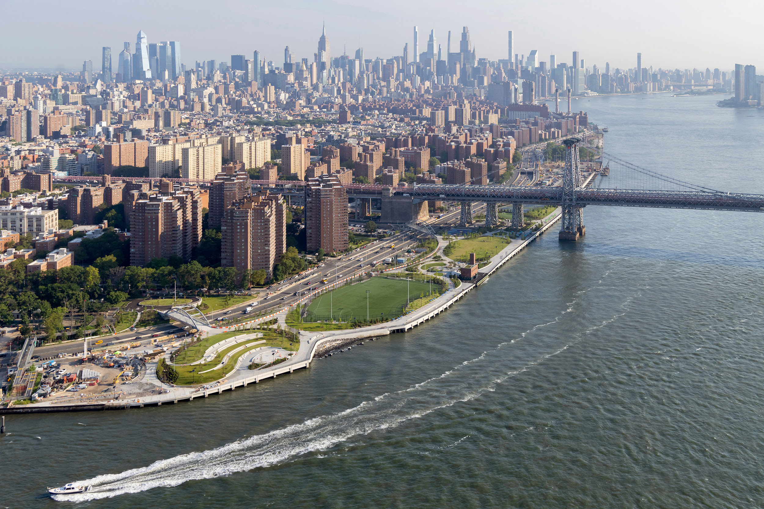Aerial perspective on the “Parkipelago” on Manhattan’s East River waterfront